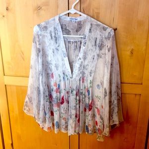 Elizabeth and James floral blouse. Barely worn. Perfect condition.